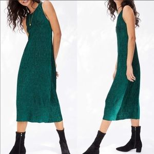 Maeve Anthropologie twist-back velvet midi dress